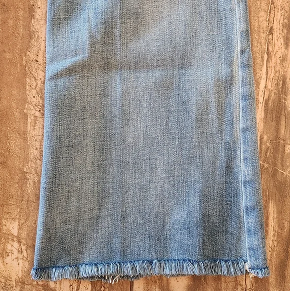 Good American Good Classic Slim Bootcut Jeans - Picture 6 of 9